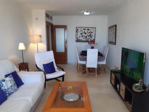 Magnífico apartamento con terraza 100 metros, vistas al mar y a 3 min de la playa andando