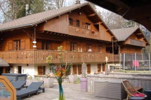 Maisons d'hotes Room in Guest room - Chamonix room for 3 people with a balcony : photos des chambres