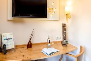 Double Room with Balcony including Wellness and halfboard room in Akzent Waldhotel Rheingau