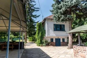 Liget Vendégház - Ecsér