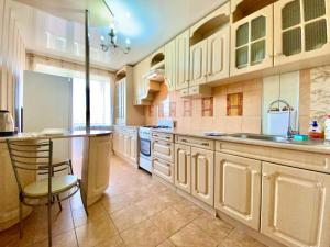 ApartPoltava ЕЛЕГАНТНА квартира в новобудові,біля КАШТАНОВОЇ АЛЕЇ, центр міста, звітна документація