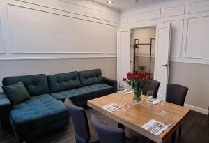 RATUSZOVA Stary Rynek Old Market PREMIUM Apartments & Restaurant AD 1954