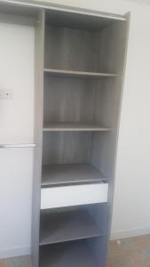 NEW CHEAP PRIVATE ROOM, KITCHEN , OVERWIEUW sea,TRAM on spot, 12 minutes from nice train station with tram , beach in 17 min tram , CHAMBRE PRIVÉE pas cher, cuisine équipée , tram sur place, APERÇU mer, 12 min de la gare de Nice avec le tram, 17 