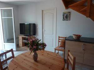 Villa T4, jardin, piscine collective, parking