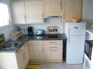 Villa T4, jardin, piscine collective, parking