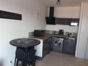 Studio les pieds dans leau vue sur mer