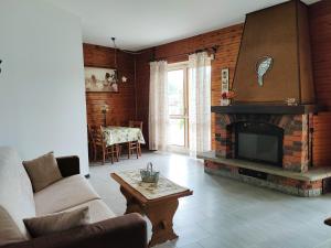 2 bedrooms appartement with enclosed garden and wifi at Arona 3 km away from the beach