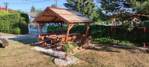 Virágos Apartman Balatonszemes