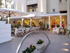 Hotel Nives, Hotels - Riccione