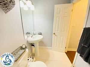 Cozy Studio Loft with 2 Baths Next to Slopes