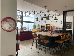 Loft Spa Reims-fr 250m2 privatifs, piscine intérieure chauffée, spa et parking