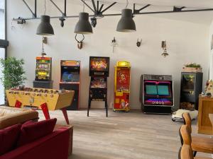 Appartements Loft Spa Reims-fr 250m2 privatifs, piscine interieure chauffee, spa et parking : photos des chambres