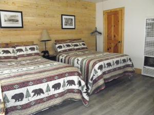 CREEKSIDE LODGE