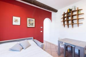 Valdonica, Bologna by Short Holidays