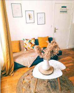 BNB Le COCON, Cœur Historique dOrléans, 5 Train Station