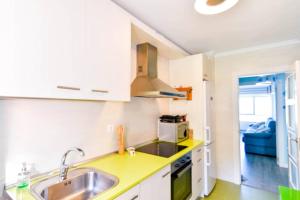 Dos habitaciones Coqueto y cómodo apartamento con piscina y padel