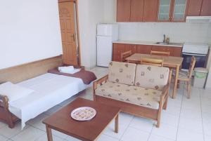 Stratos family apartments & studios