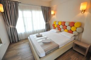 One-Bedroom Apartment room in Michelangelo Resort