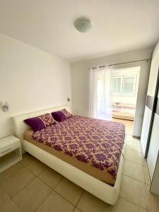 Twin Room with Extra Bed room in Apartments Popović