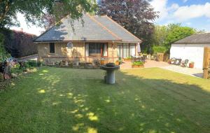 Remarkable 2-Bed Cottage in tranquil setting