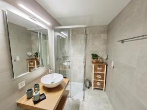 Strandhüsli directly on lake Thun