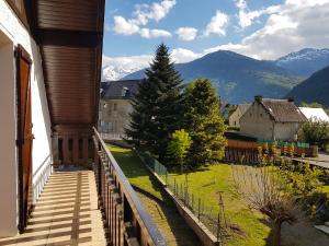 Appartements T4 avec jardin a 2 min de la telecabine - Bagneres de Luchon : photos des chambres