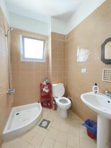 52H Green leaves Village, families & couples only