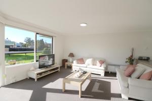 Pelican Waters