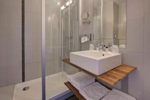 Hotels Hotel Le Nautic : photos des chambres