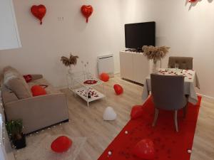 Appartements Love Room,Jacuzzi Privatif, NETFLIX : photos des chambres