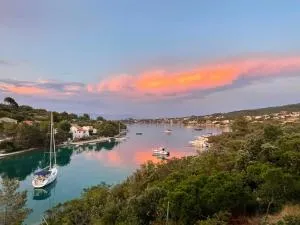 Seafront rural big house at Solta Croacia island - Nečujam