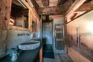 Chalets Chalet Hohneck 4 etoiles, vieux bois et pierre, SPA, sauna, borne de recharge : photos des chambres