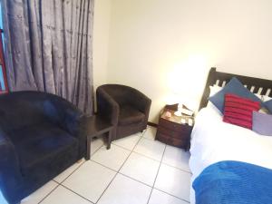 Harties Double Bed studio - Kitchenette Hartbeespoort dam