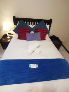 Harties Double Bed studio - Kitchenette Hartbeespoort dam