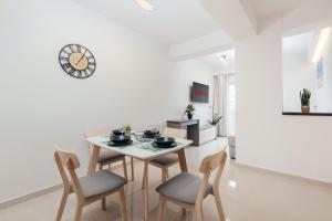 Corner45 Apartments in Kalamaki Center, by ZanteWize