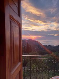 Μπαλκόνι του Αιγαίου father's house in Kimi - 4hvězdičkové hotely ve městě Kími