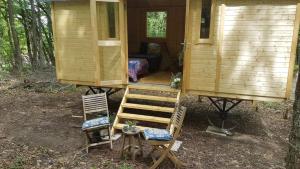 Maisons de vacances Lovely 2-Bed shepherds hut in a Forest : photos des chambres