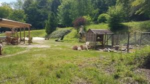 Maisons de vacances Lovely 2-Bed shepherds hut in a Forest : photos des chambres