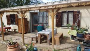 Maisons de vacances Lovely 2-Bed shepherds hut in a Forest : photos des chambres