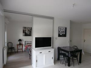 Appartements Adartza - Bien moderne avec grand balcon et parking : photos des chambres
