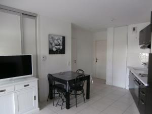 Appartements Adartza - Bien moderne avec grand balcon et parking : photos des chambres