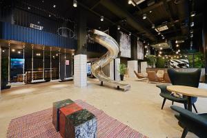 Fully equipped modern studios in Glasgow West End for Students Only