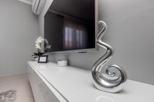 Silver Lux Suite - NEW
