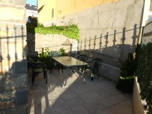 Casa con jardín frente a la Ciudadela de Jaca