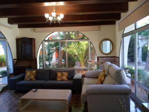 R94 Chalet con piscina privada 20m de la playa Calafell