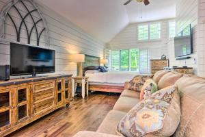Elegant Sapphire Valley Studio with Resort Amenities