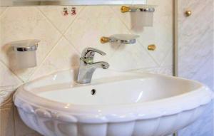 Apartment - Sleeps 6 - Jacuzzi - Seaside - Parking