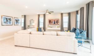 Serene Vibrant 4 Bdrm Villa with Games Room at Encore