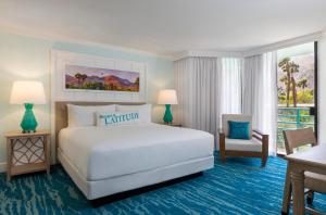 Deluxe King Room room in Margaritaville Resort Palm Springs