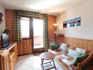 Appartements Appartement Les Carroz d'Araches, 2 pieces, 4 personnes - FR-1-572-65 : photos des chambres